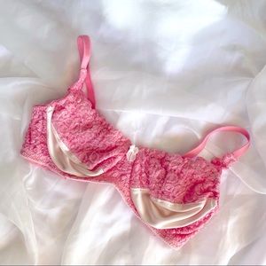 Baby pink cream vintage bra